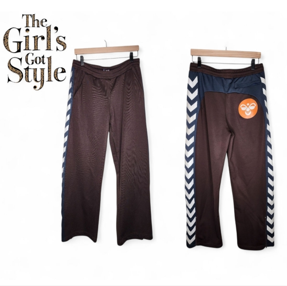 Hummel Zip Leg Track Pants in Brown Size S